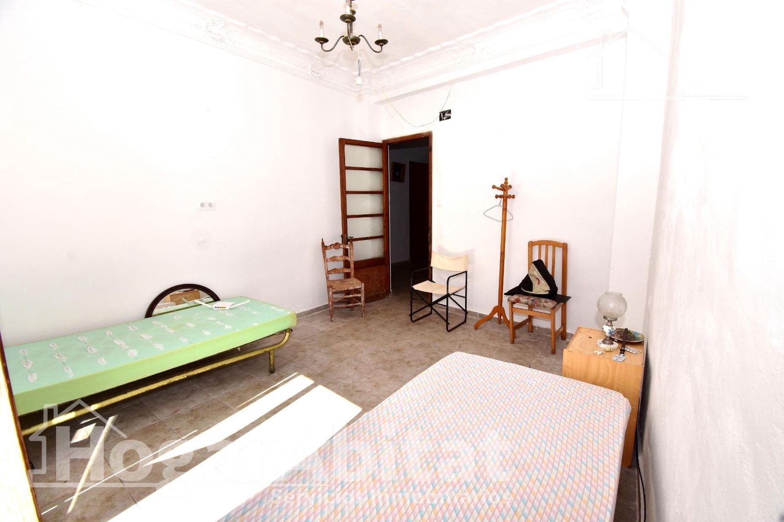 6 bedroom Townhouse for sale in Alzira - € 250,000 (Ref: 9913234)