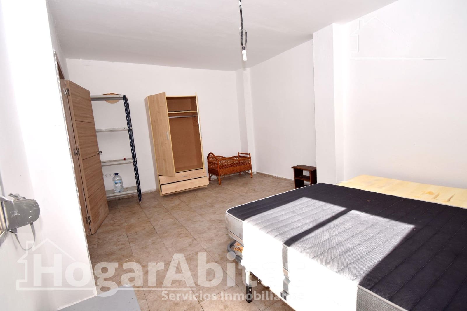 6 bedroom Townhouse for sale in Alzira - € 250,000 (Ref: 9913234)
