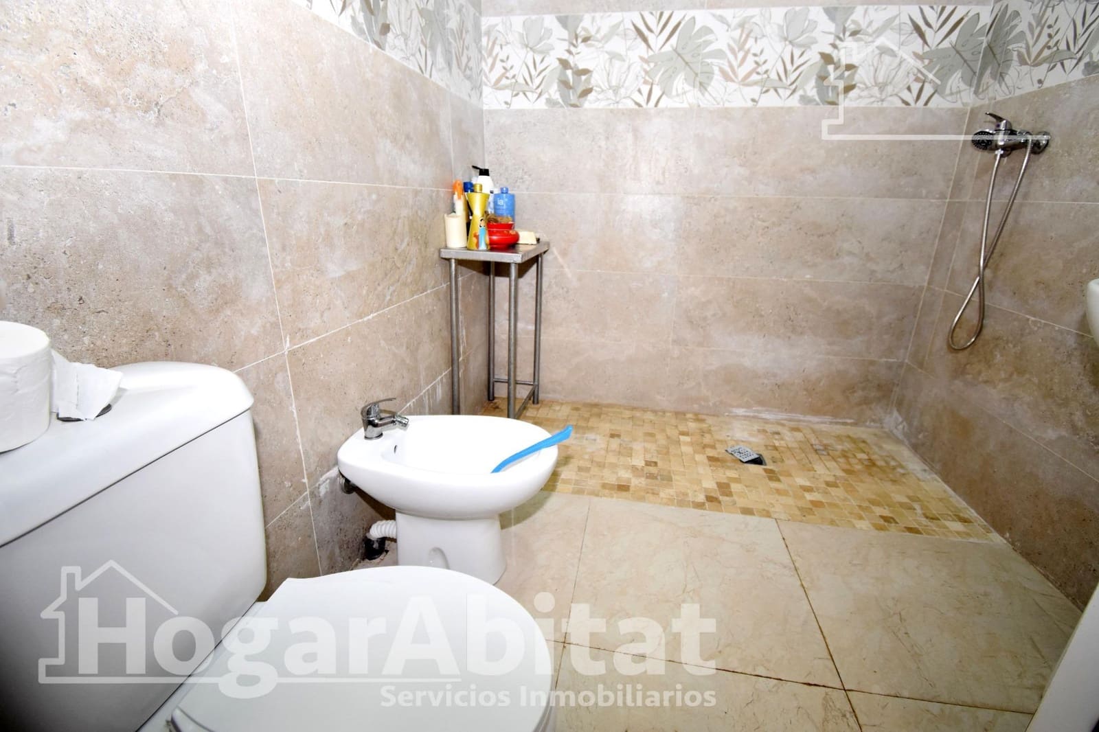 6 bedroom Townhouse for sale in Alzira - € 250,000 (Ref: 9913234)