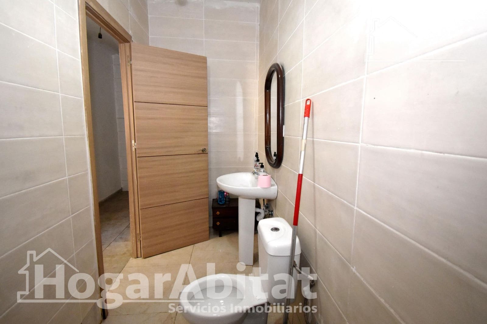 6 bedroom Townhouse for sale in Alzira - € 250,000 (Ref: 9913234)