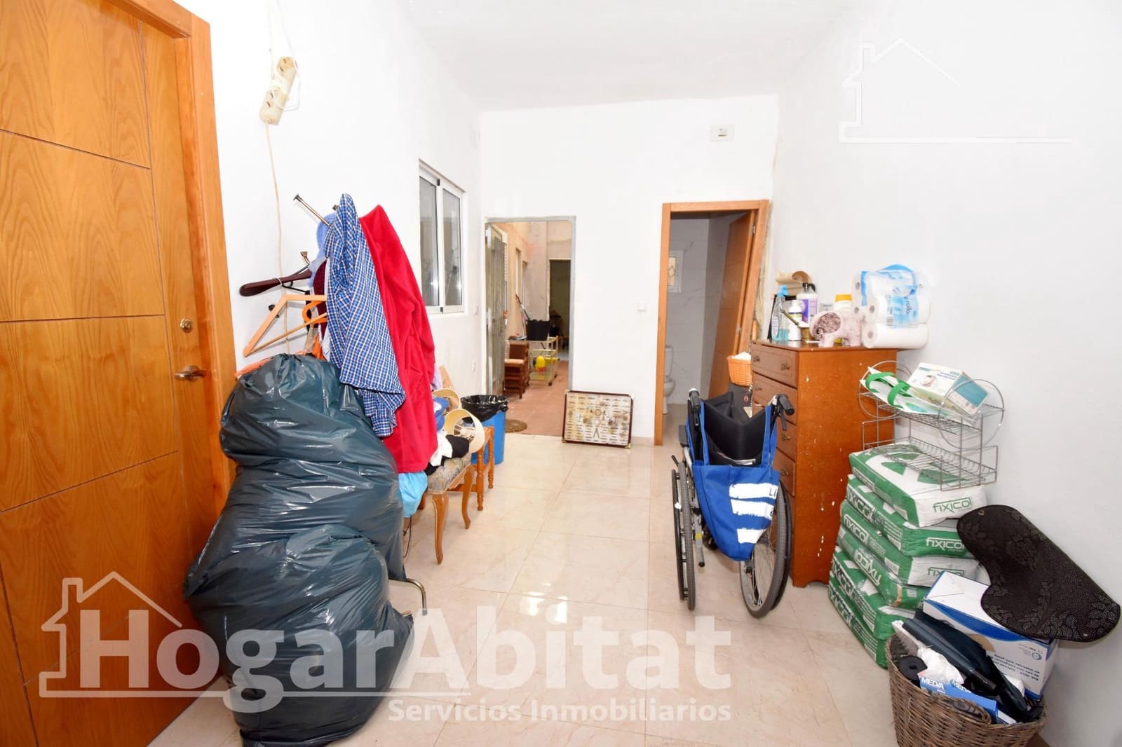6 bedroom Townhouse for sale in Alzira - € 250,000 (Ref: 9913234)