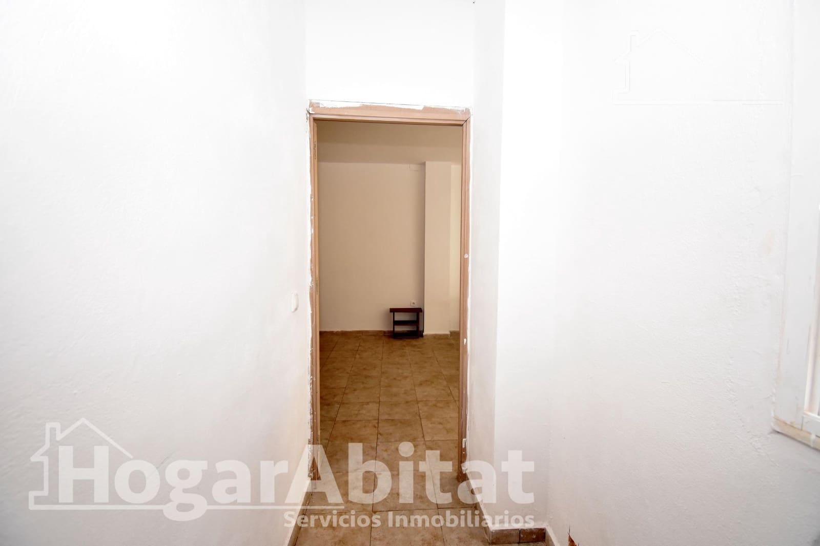 6 bedroom Townhouse for sale in Alzira - € 250,000 (Ref: 9913234)