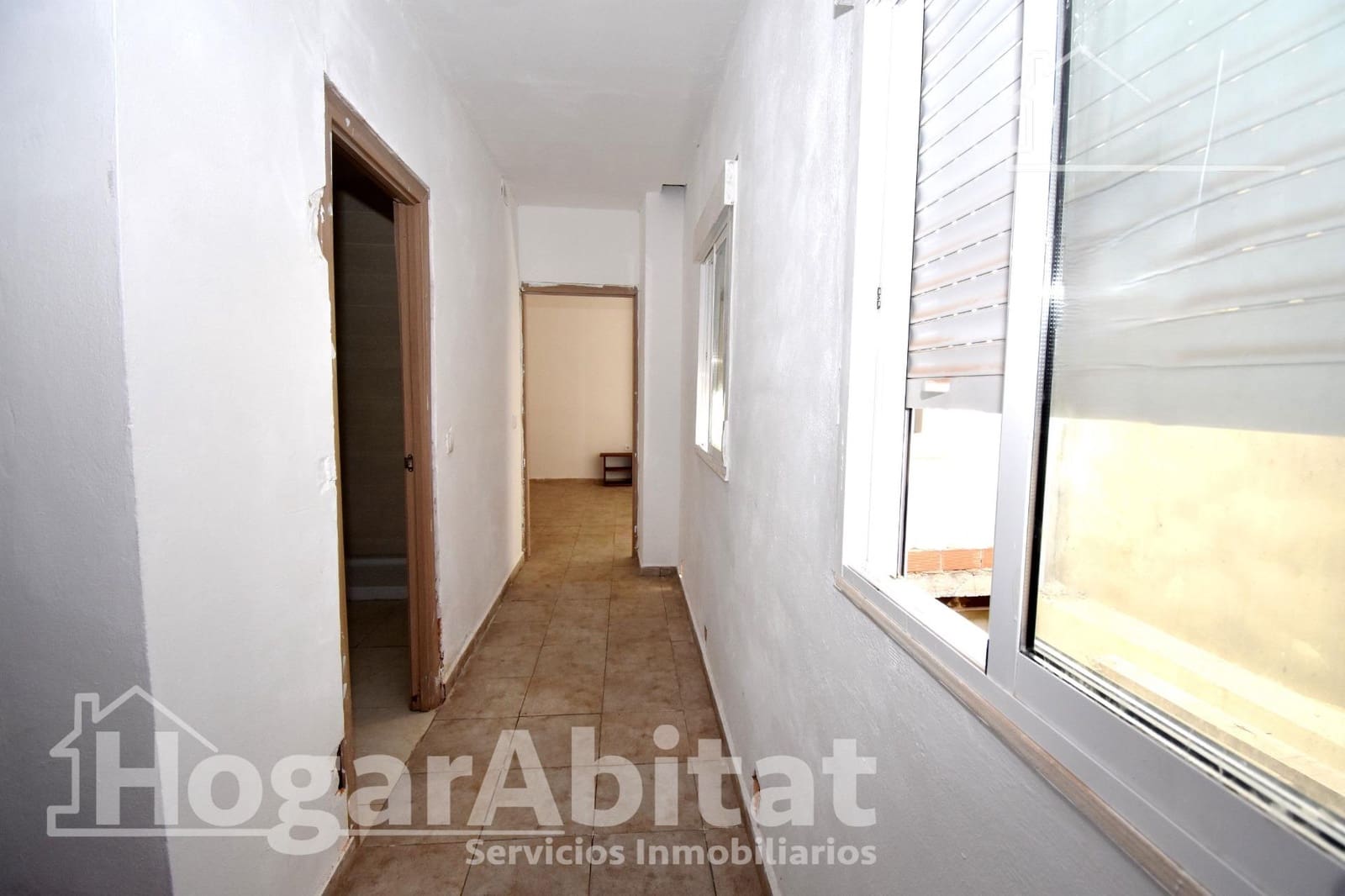 6 bedroom Townhouse for sale in Alzira - € 250,000 (Ref: 9913234)