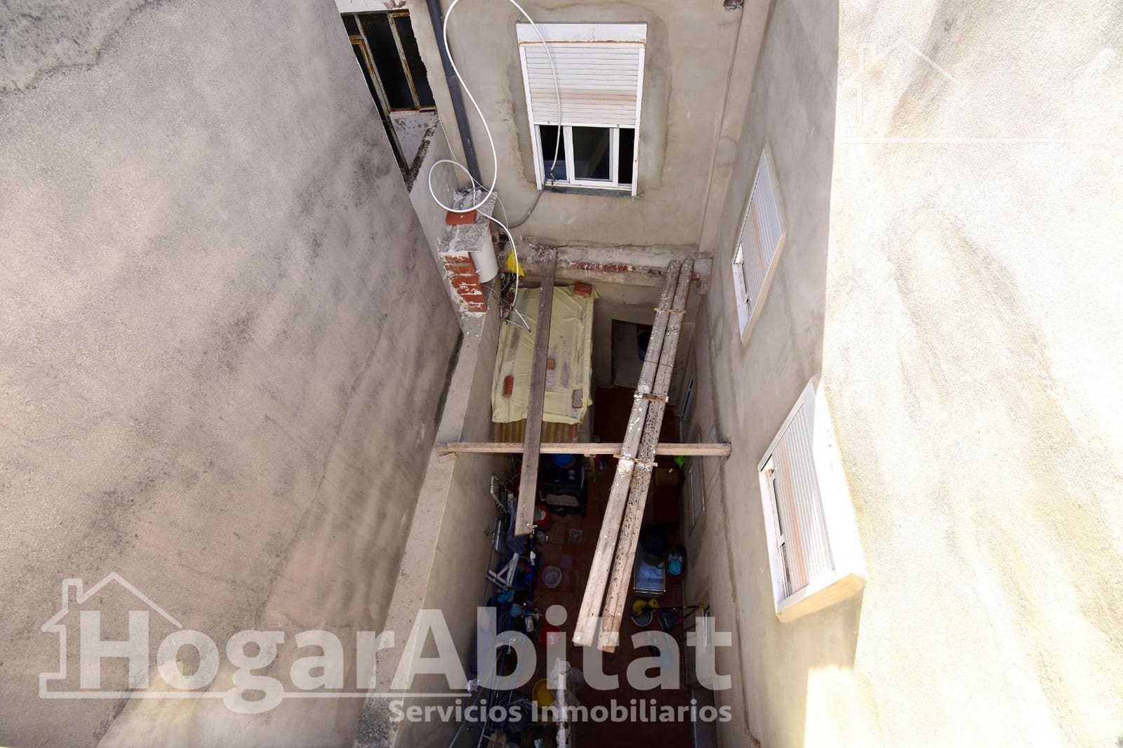 6 bedroom Townhouse for sale in Alzira - € 250,000 (Ref: 9913234)