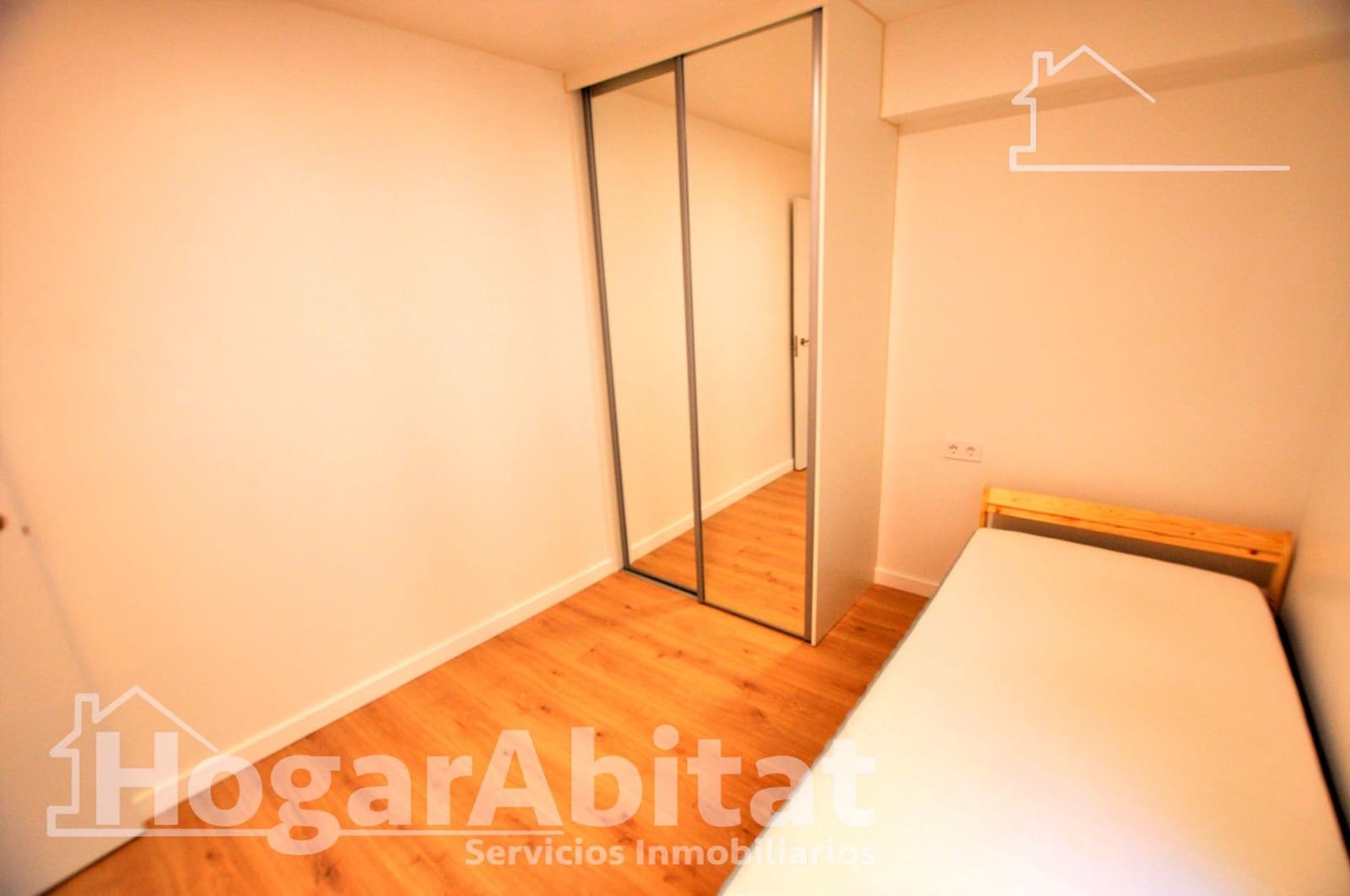 3 bedroom Flat for sale in Manises - € 165,000 (Ref: 9915881)