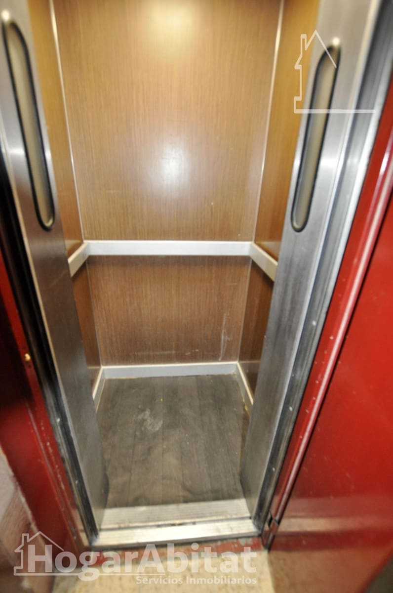 3 bedroom Flat for sale in Valencia city - € 188,000 (Ref: 9915884)