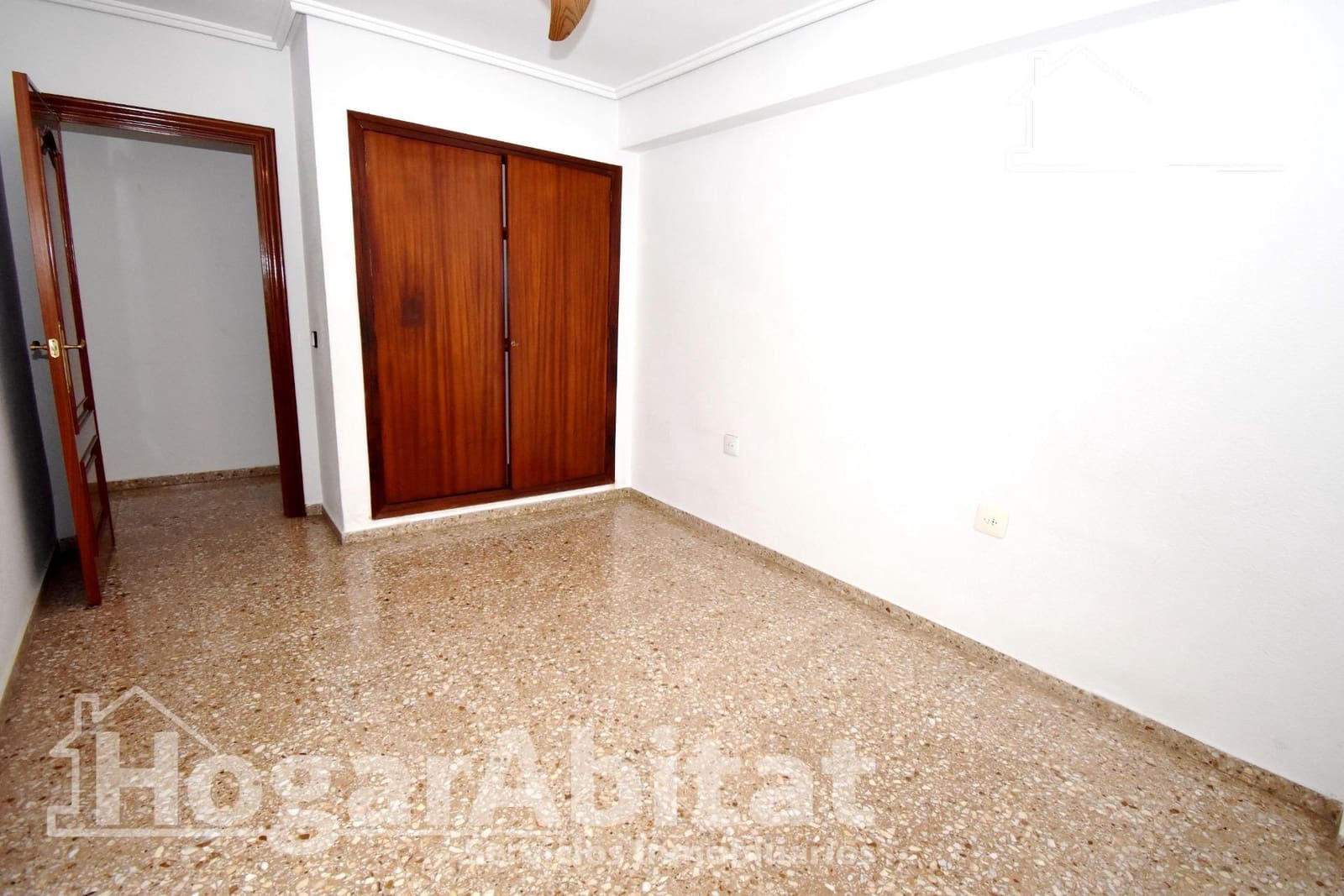 4 bedroom Flat for sale in Alaquas - € 190,000 (Ref: 9920468)