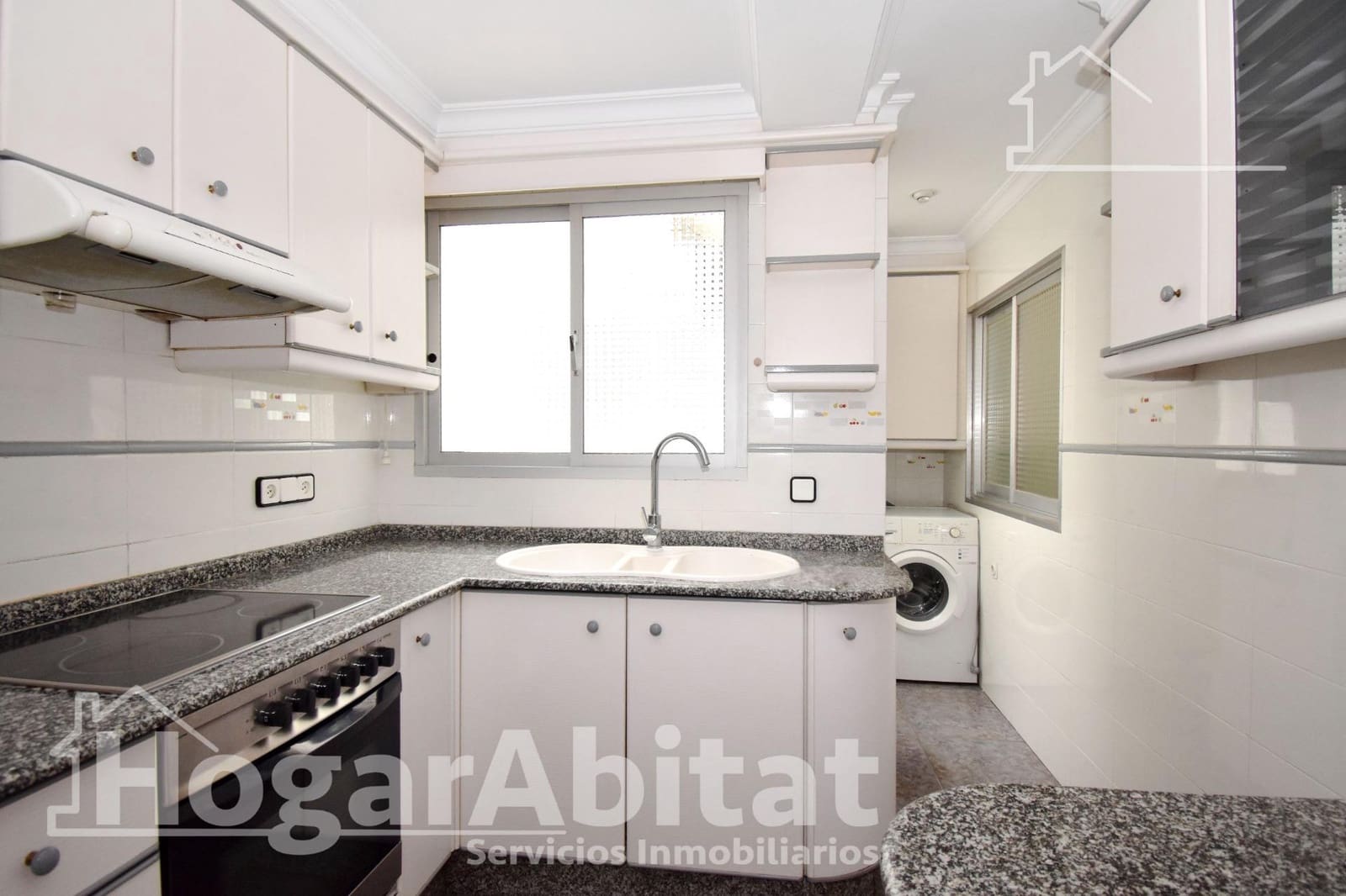 4 bedroom Flat for sale in Alaquas - € 190,000 (Ref: 9920468)