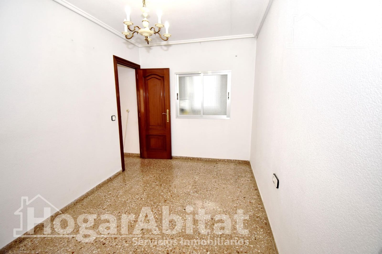 4 bedroom Flat for sale in Alaquas - € 190,000 (Ref: 9920468)