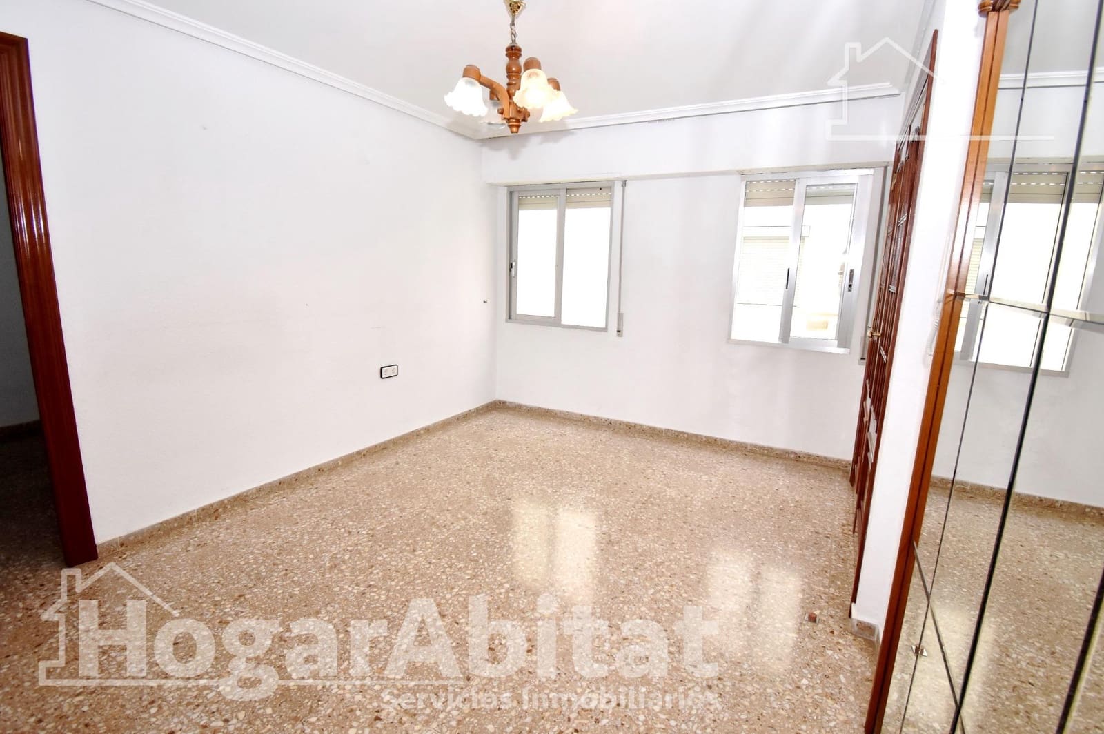 4 bedroom Flat for sale in Alaquas - € 190,000 (Ref: 9920468)