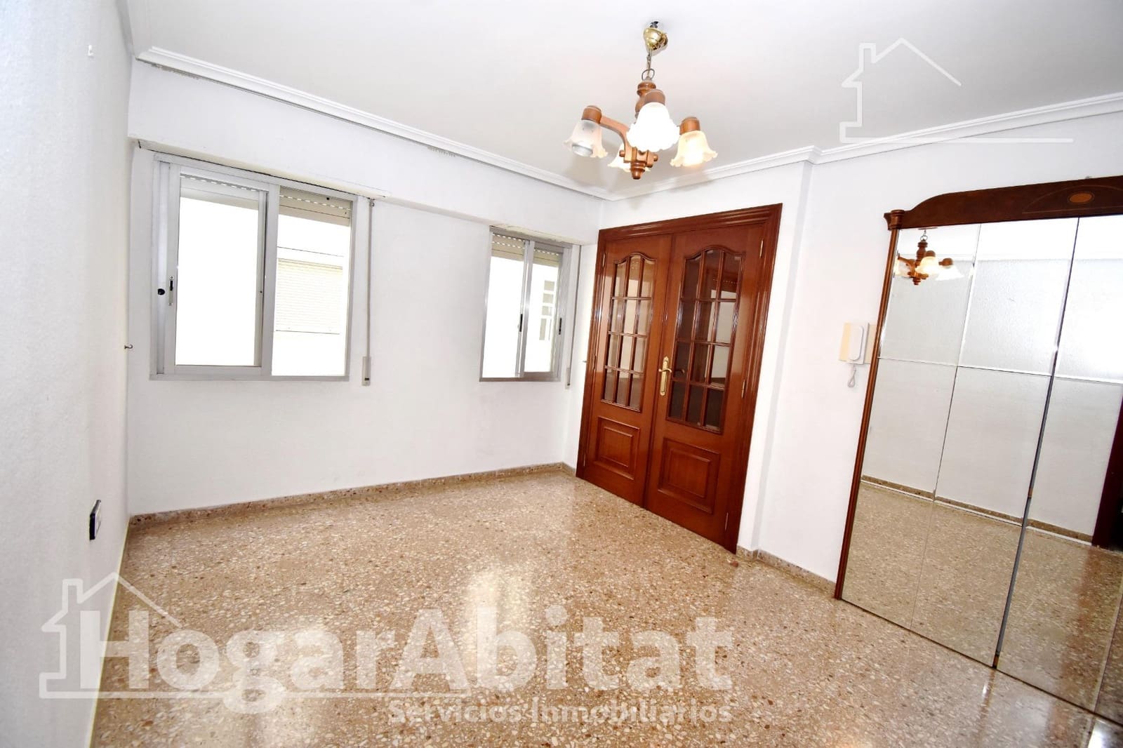 4 bedroom Flat for sale in Alaquas - € 190,000 (Ref: 9920468)