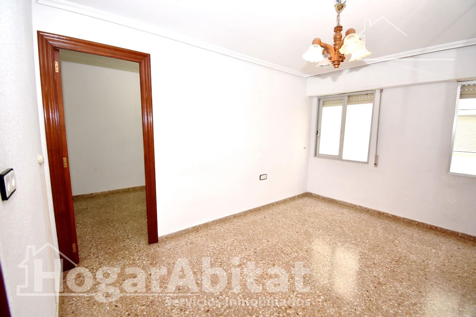 4 bedroom Flat for sale in Alaquas - € 190,000 (Ref: 9920468)