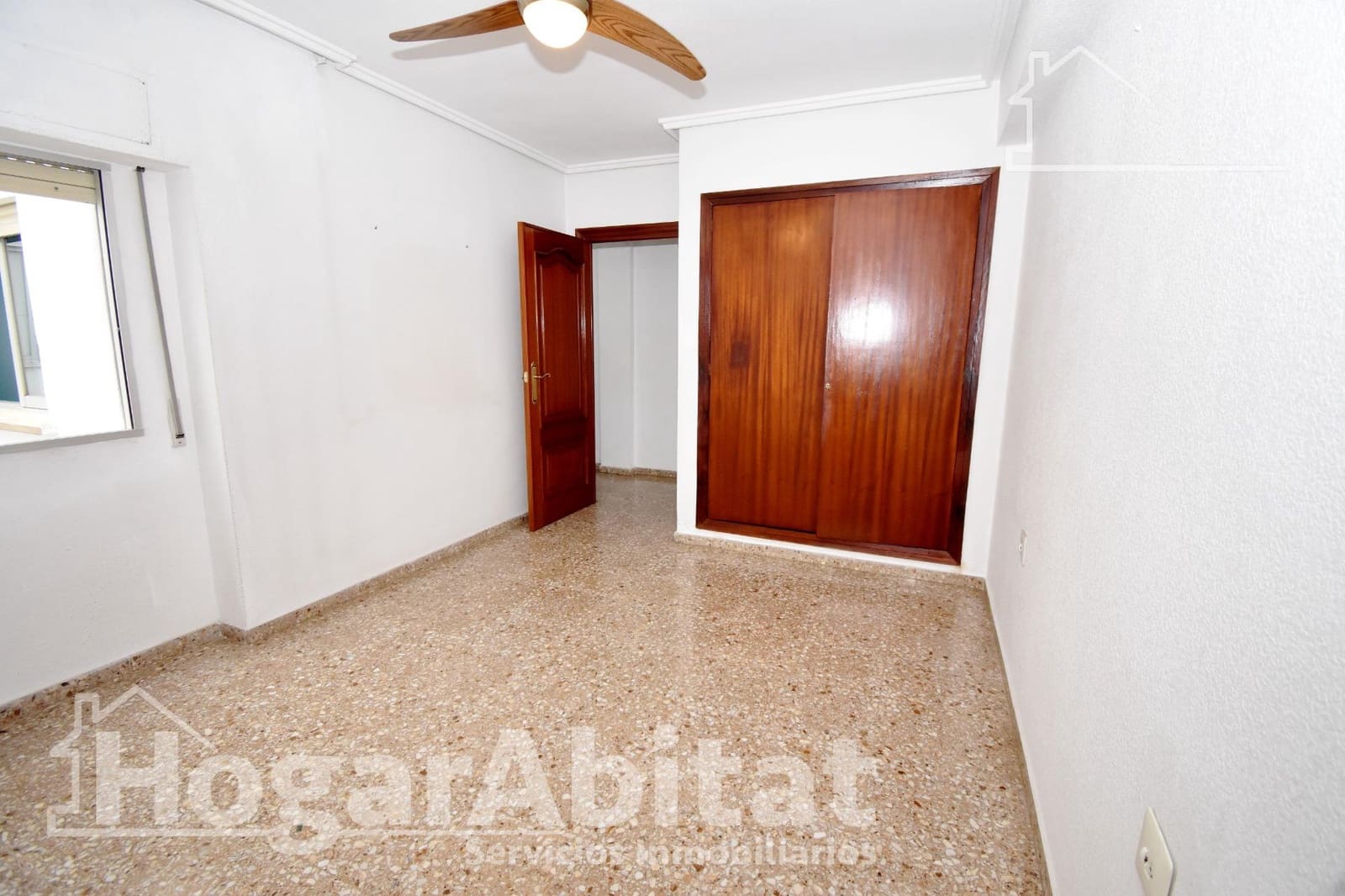 4 bedroom Flat for sale in Alaquas - € 190,000 (Ref: 9920468)