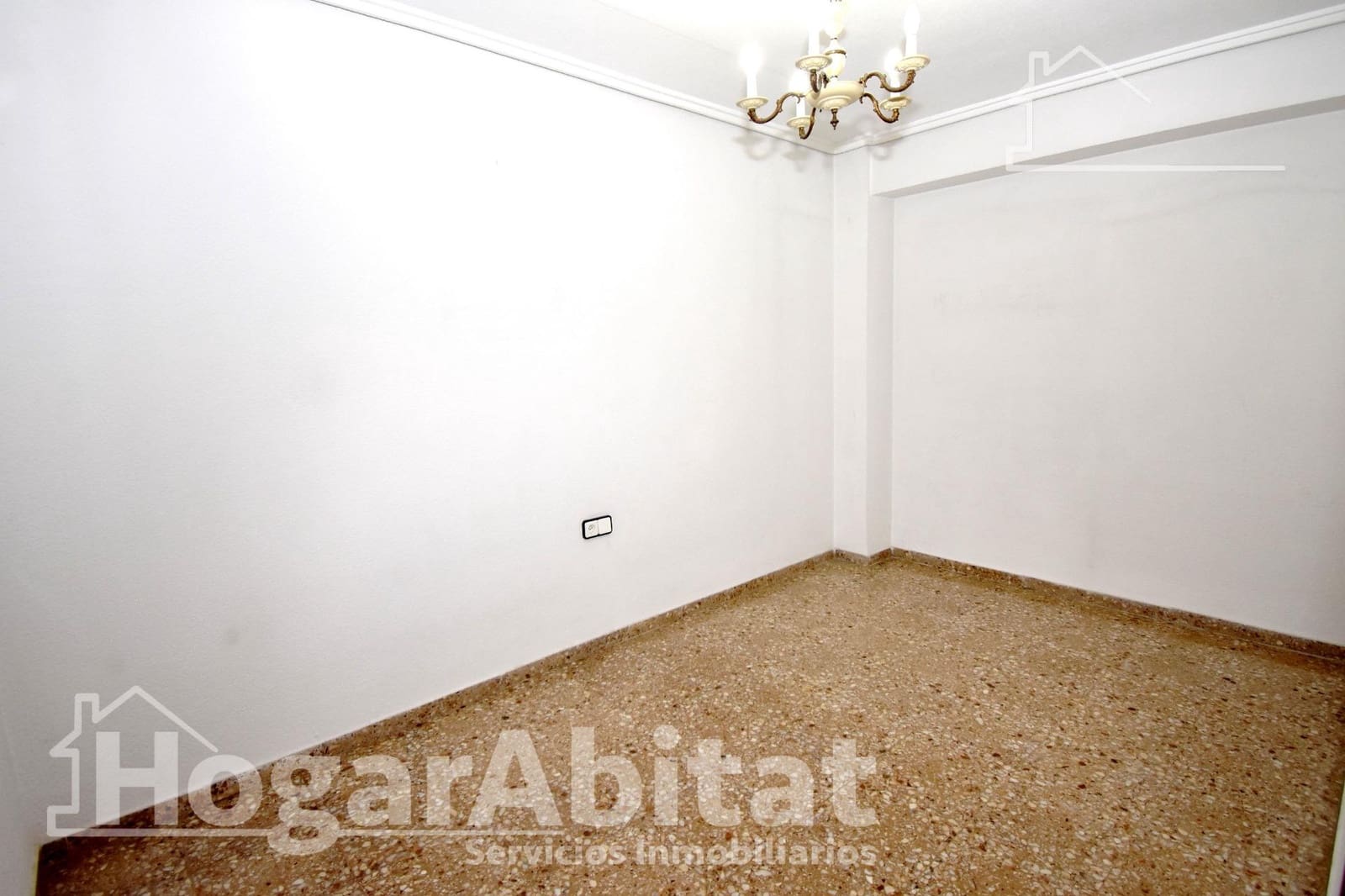 4 bedroom Flat for sale in Alaquas - € 190,000 (Ref: 9920468)