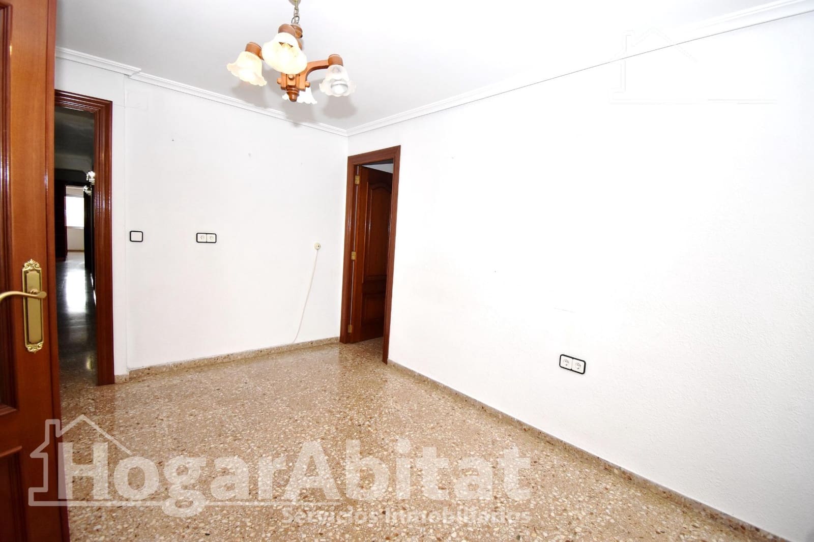 4 bedroom Flat for sale in Alaquas - € 190,000 (Ref: 9920468)