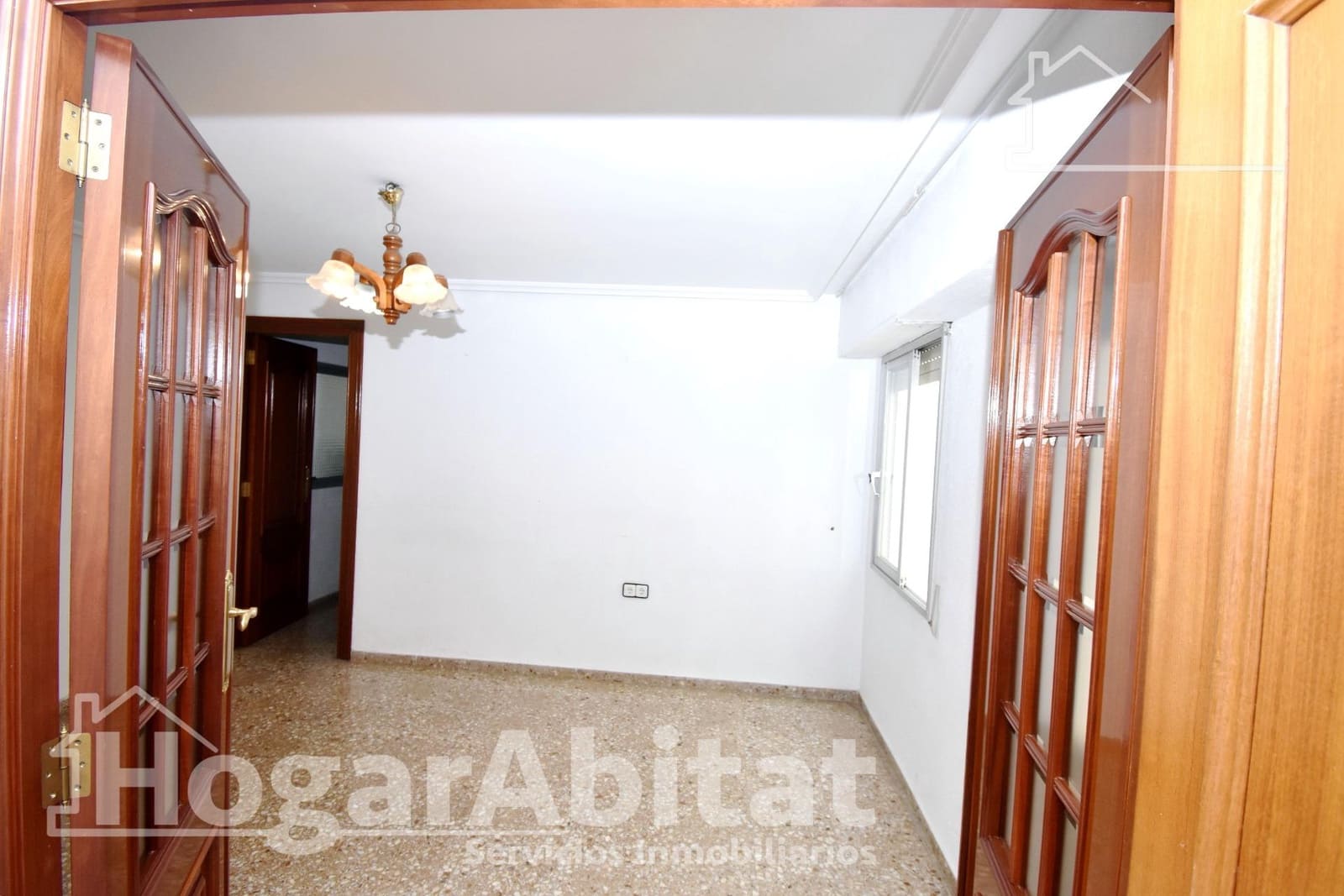 4 bedroom Flat for sale in Alaquas - € 190,000 (Ref: 9920468)