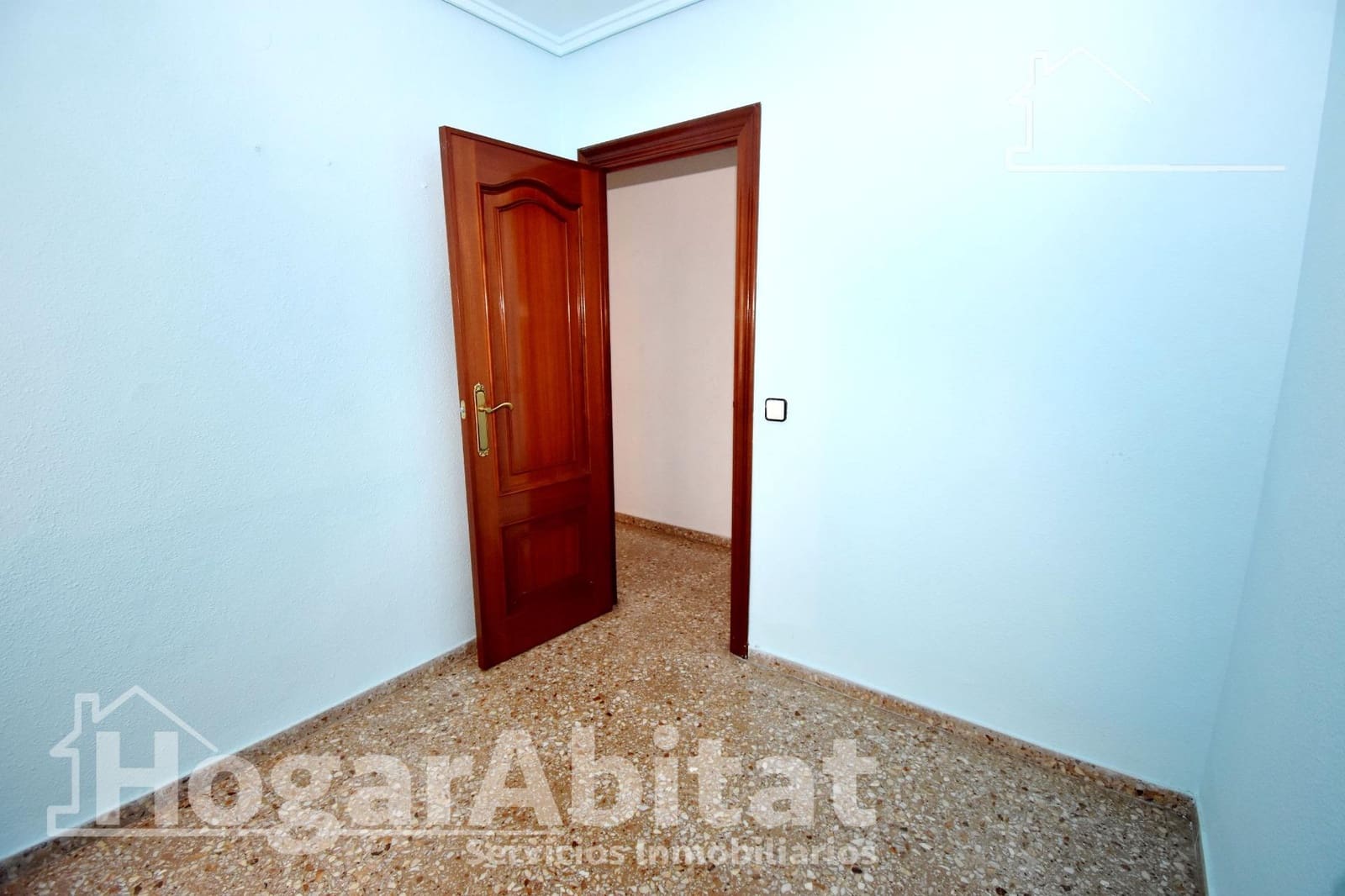 4 bedroom Flat for sale in Alaquas - € 190,000 (Ref: 9920468)