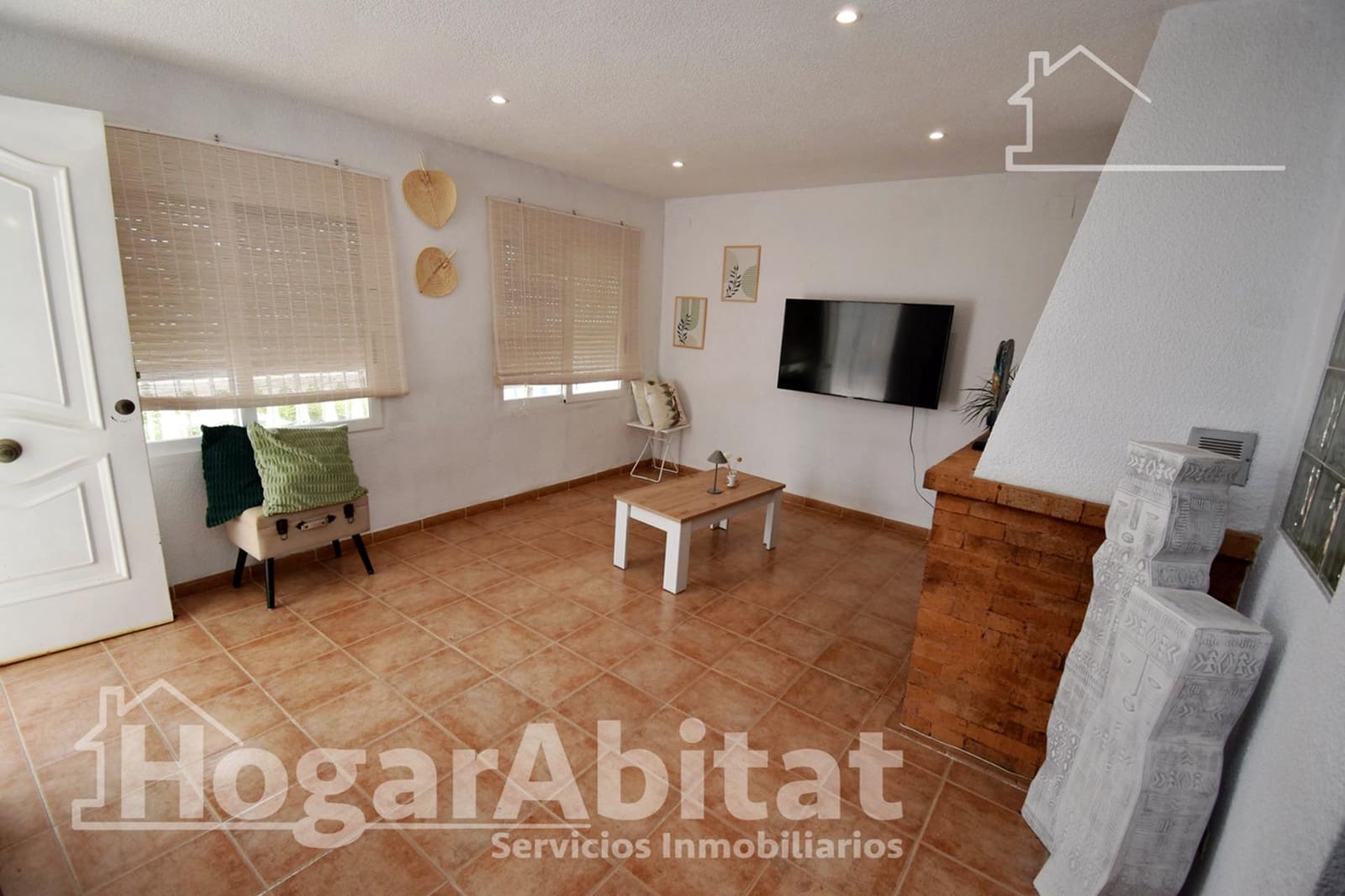 3 bedroom Villa for sale in Borriol with pool garage - € 285,000 (Ref: 9920473)