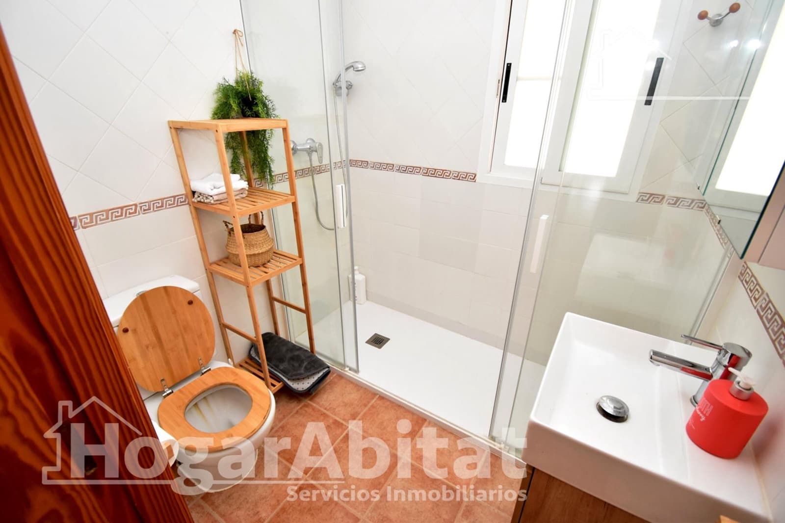 3 bedroom Villa for sale in Borriol with pool garage - € 285,000 (Ref: 9920473)