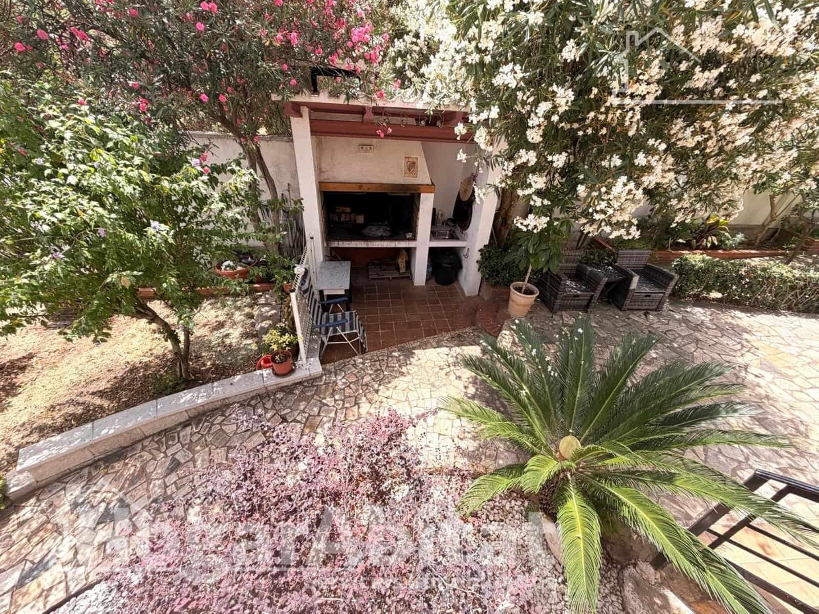 3 bedroom Villa for sale in Valencia city with pool garage - € 398,000 (Ref: 9927483)