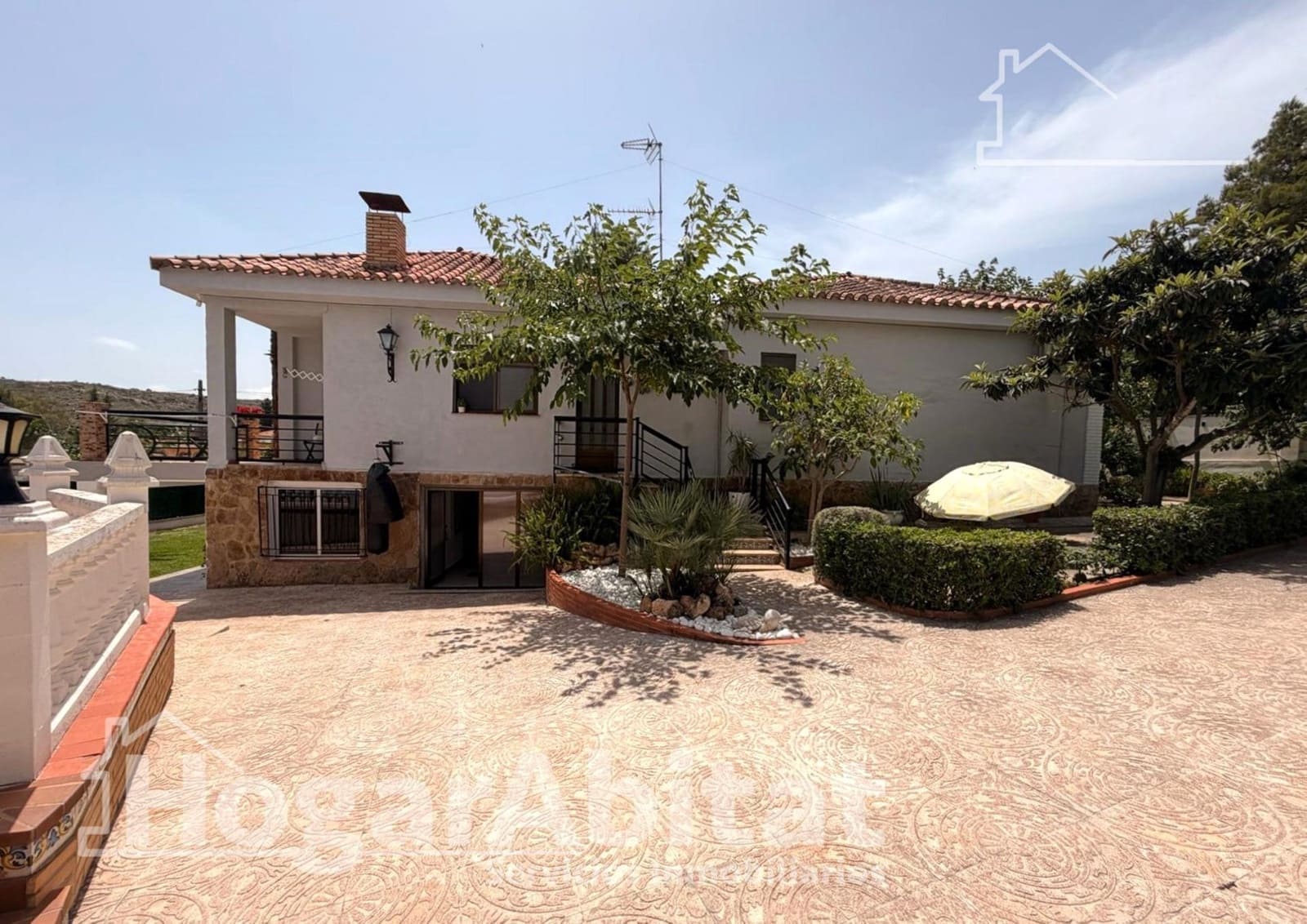 3 bedroom Villa for sale in Valencia city with pool garage - € 398,000 (Ref: 9927483)