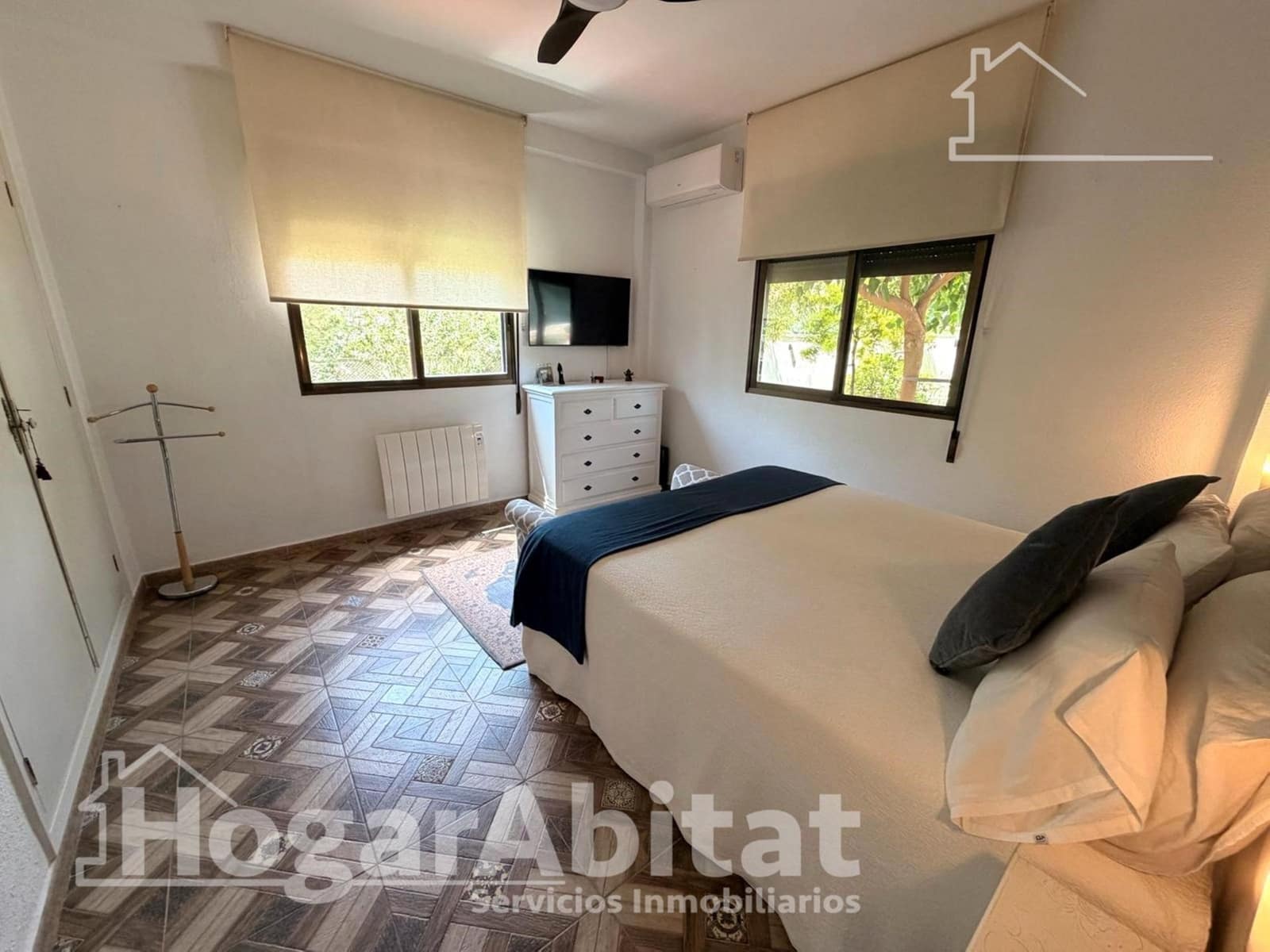 3 bedroom Villa for sale in Valencia city with pool garage - € 398,000 (Ref: 9927483)