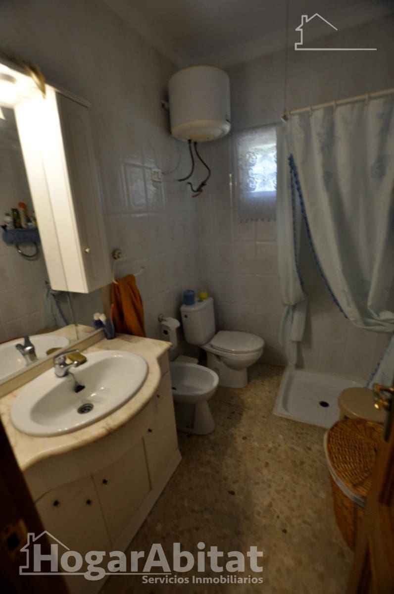3 bedroom Villa for sale in Godelleta with pool garage - € 225,000 (Ref: 9927490)