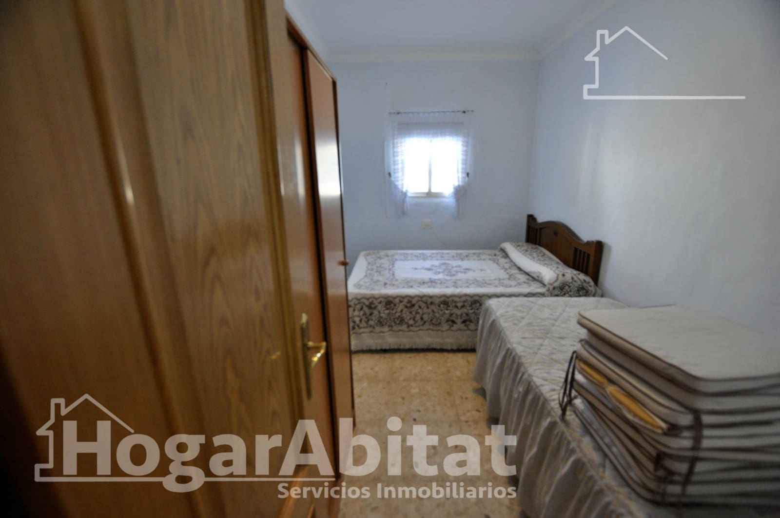 3 bedroom Villa for sale in Godelleta with pool garage - € 225,000 (Ref: 9927490)