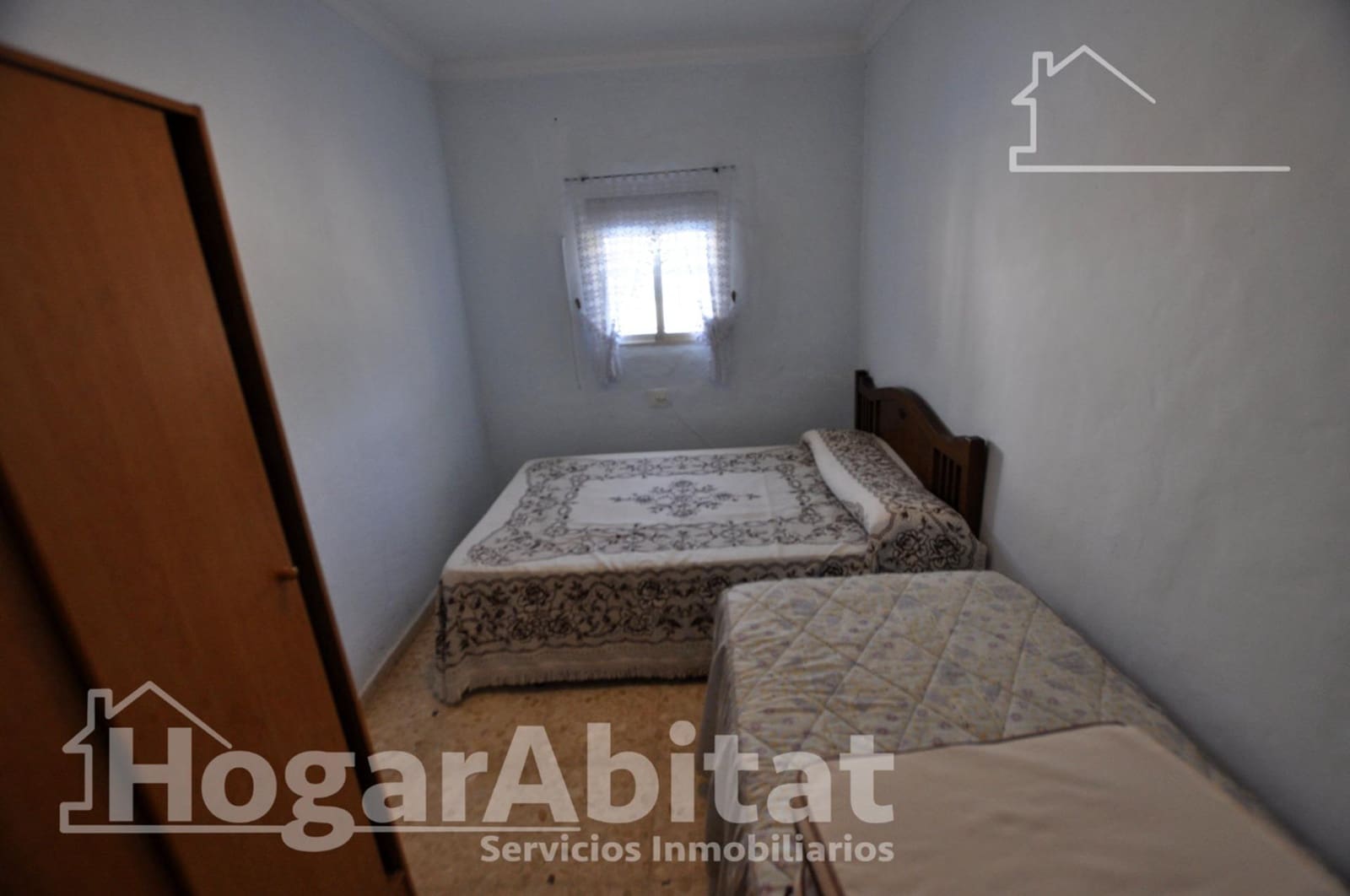 3 bedroom Villa for sale in Godelleta with pool garage - € 225,000 (Ref: 9927490)