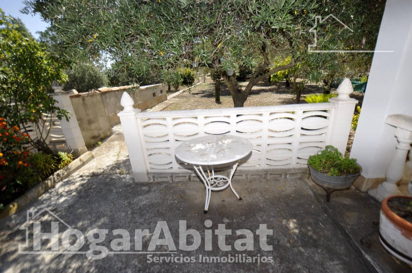 3 bedroom Villa for sale in Godelleta with pool garage - € 225,000 (Ref: 9927490)