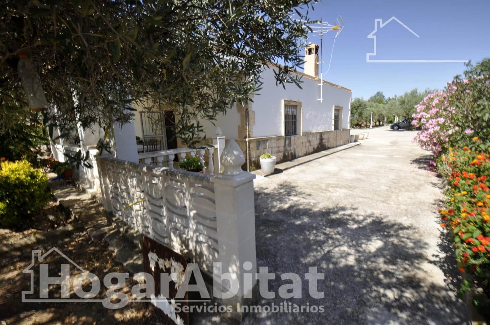 3 bedroom Villa for sale in Godelleta with pool garage - € 225,000 (Ref: 9927490)