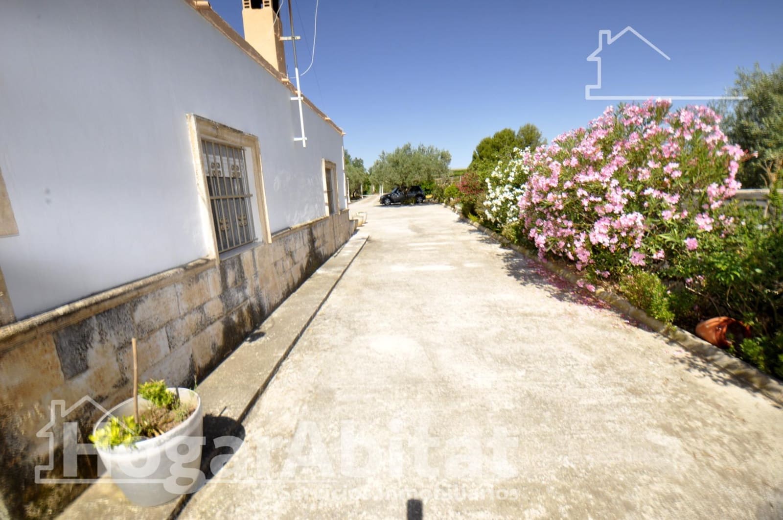 3 bedroom Villa for sale in Godelleta with pool garage - € 225,000 (Ref: 9927490)