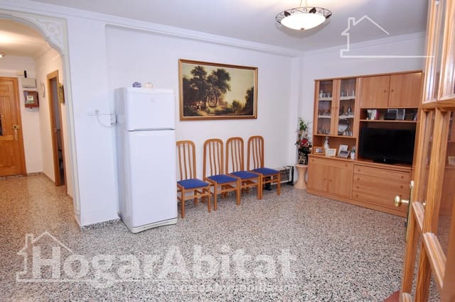 Casa de 3 habitaciones en Picassent en venta - 220.000 € (Ref: 9927491)