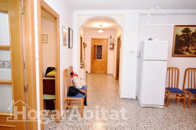Casa de 3 habitaciones en Picassent en venta - 220.000 € (Ref: 9927491)