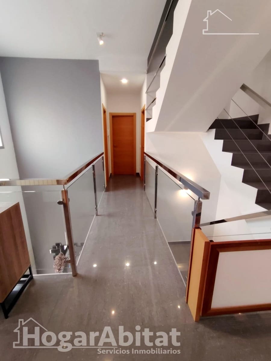 Casa de 4 habitaciones en Picassent en venta con garaje - 345.780 € (Ref: 9927495)