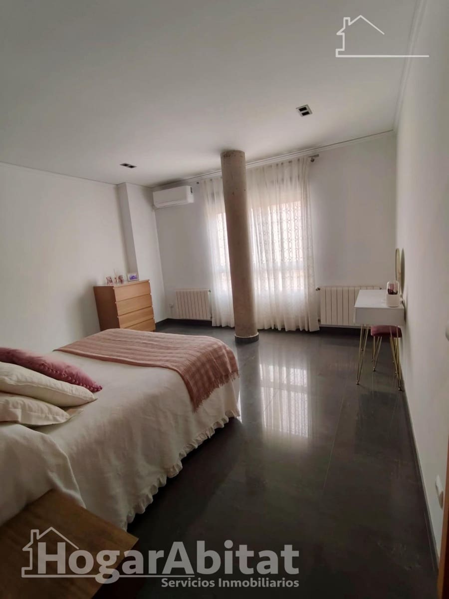 Casa de 4 habitaciones en Picassent en venta con garaje - 345.780 € (Ref: 9927495)
