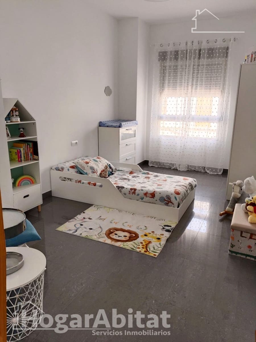Casa de 4 habitaciones en Picassent en venta con garaje - 345.780 € (Ref: 9927495)