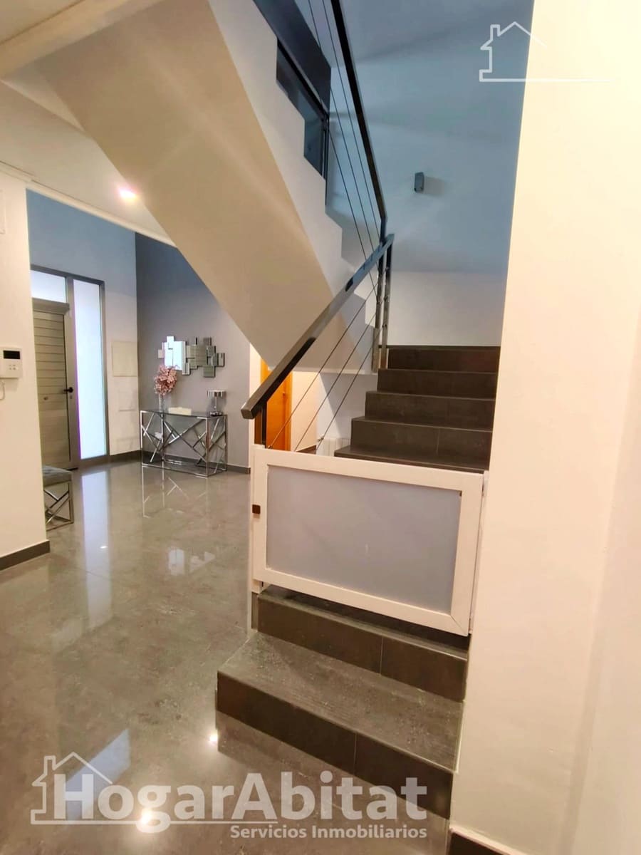 Casa de 4 habitaciones en Picassent en venta con garaje - 345.780 € (Ref: 9927495)