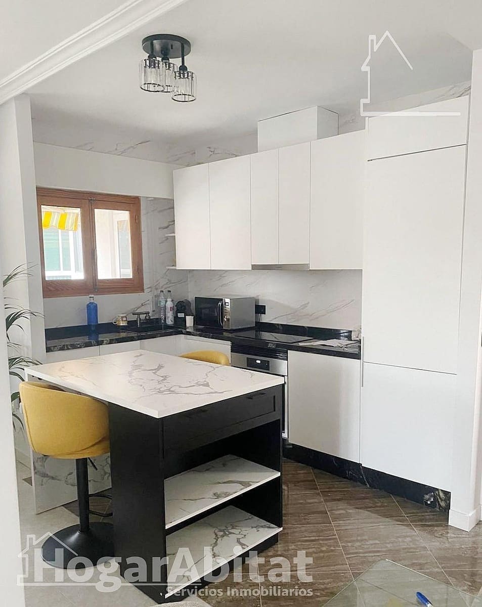 2 slaapkamer Penthouse te koop in Torrevieja met zwembad - € 265.000 (Ref: 9934249)