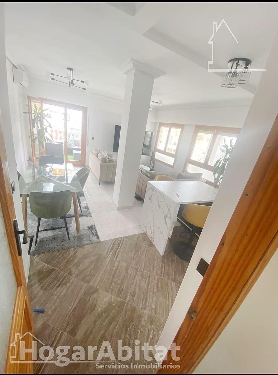 2 slaapkamer Penthouse te koop in Torrevieja met zwembad - € 265.000 (Ref: 9934249)