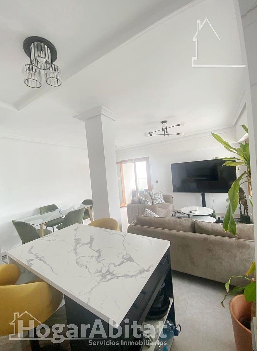 2 slaapkamer Penthouse te koop in Torrevieja met zwembad - € 265.000 (Ref: 9934249)