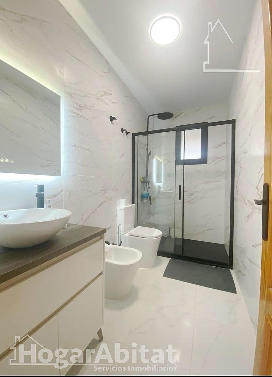 2 slaapkamer Penthouse te koop in Torrevieja met zwembad - € 265.000 (Ref: 9934249)
