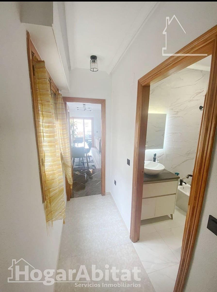 2 slaapkamer Penthouse te koop in Torrevieja met zwembad - € 265.000 (Ref: 9934249)