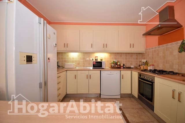 4 makuuhuone Huvila myytävänä paikassa Oliva mukana uima-altaan - 265 000 € (Ref: 9934254)