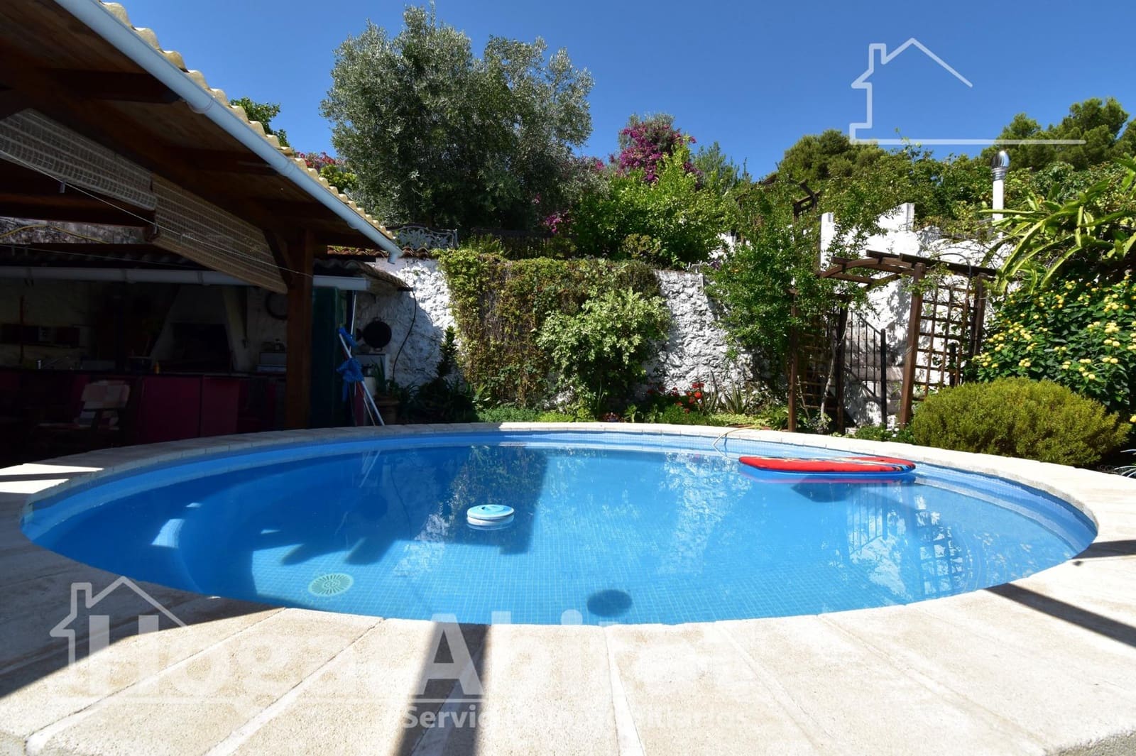 Chalet de 4 habitaciones en Oliva en venta con piscina - 265.000 € (Ref: 9934254)