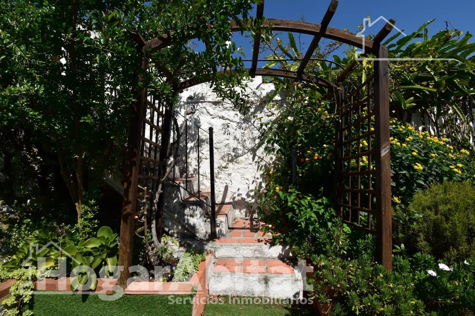 Chalet de 4 habitaciones en Oliva en venta con piscina - 265.000 € (Ref: 9934254)