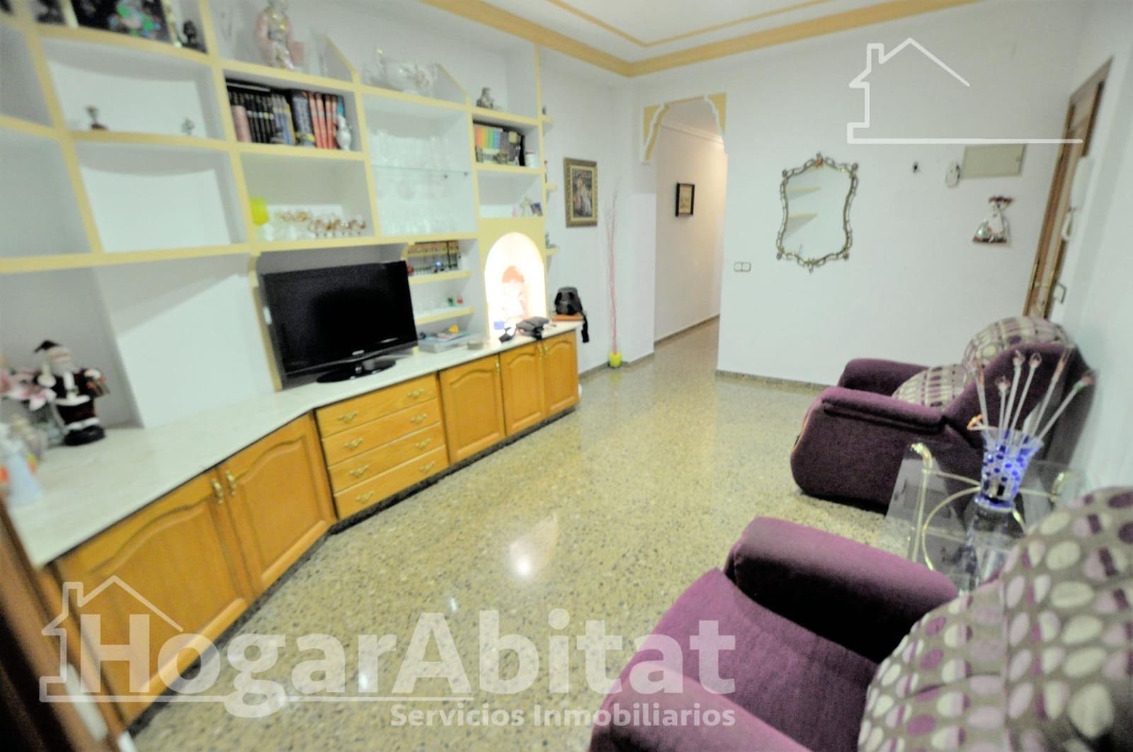 4 bedroom Townhouse for sale in La Pobla de Vallbona with garage - € 330,000 (Ref: 9934273)