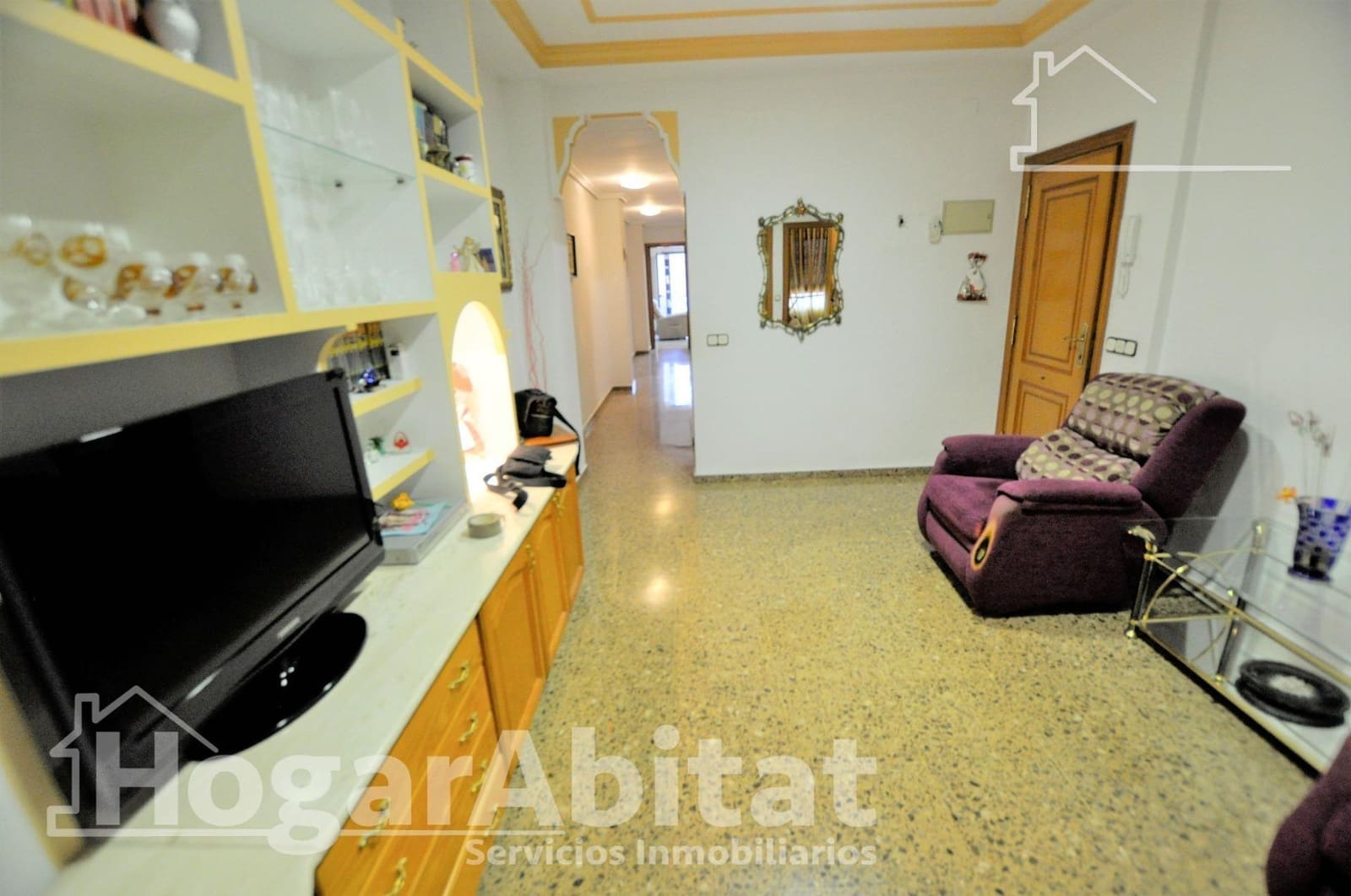 4 bedroom Townhouse for sale in La Pobla de Vallbona with garage - € 330,000 (Ref: 9934273)
