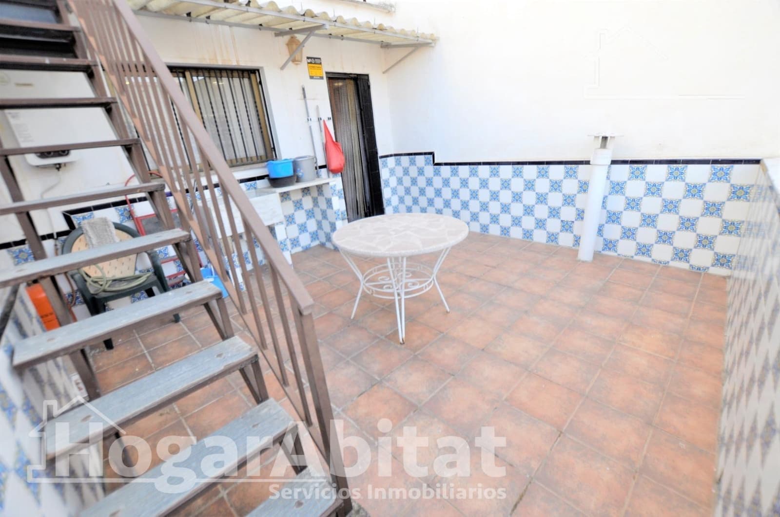 4 bedroom Townhouse for sale in La Pobla de Vallbona with garage - € 330,000 (Ref: 9934273)