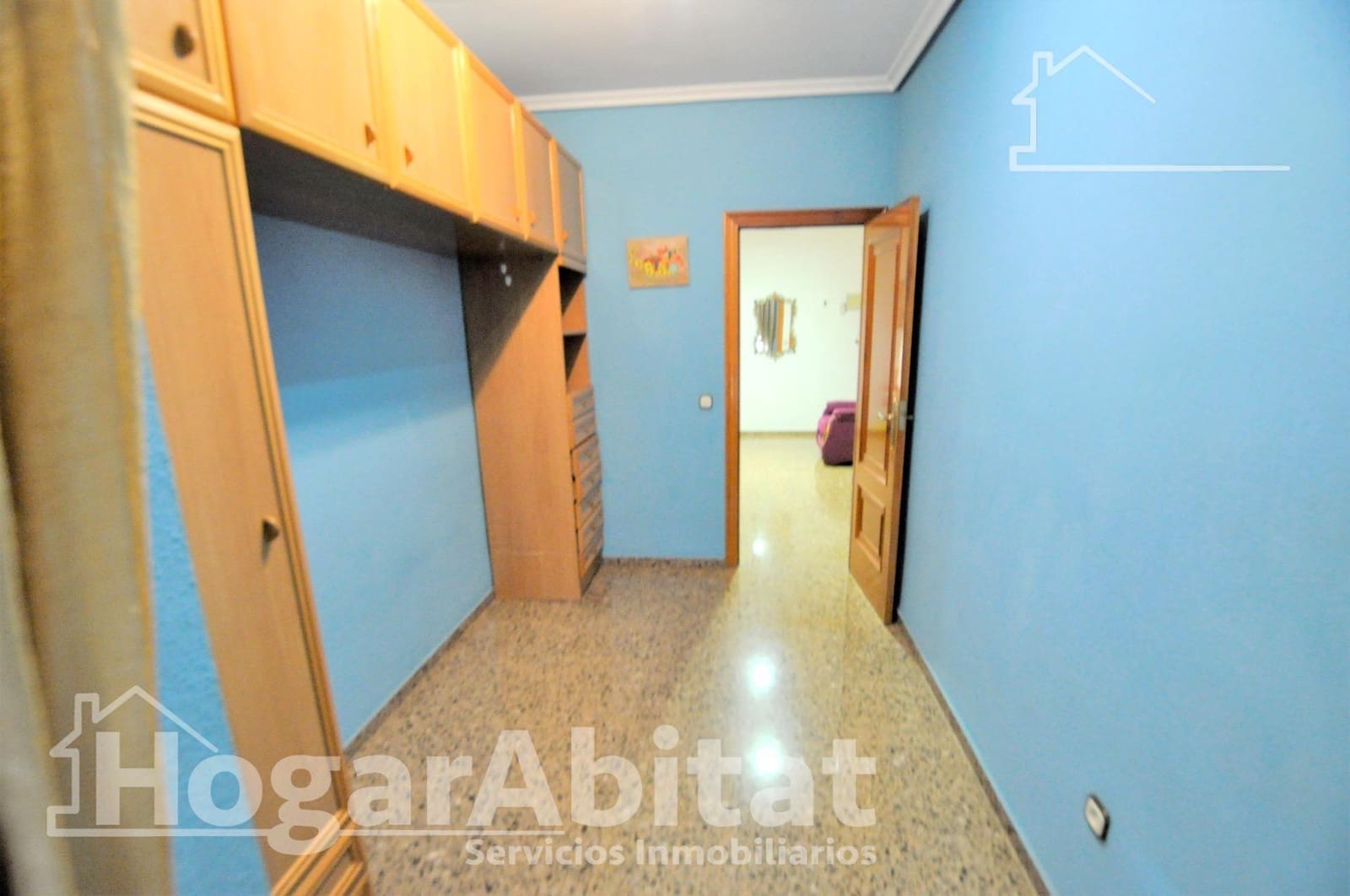 4 bedroom Townhouse for sale in La Pobla de Vallbona with garage - € 330,000 (Ref: 9934273)